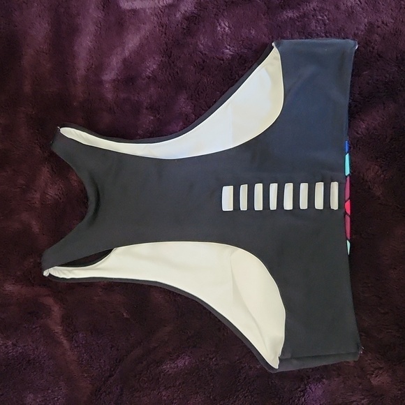 Pink Victoria's Secret swim suit top, size medium - Picture 2 of 3